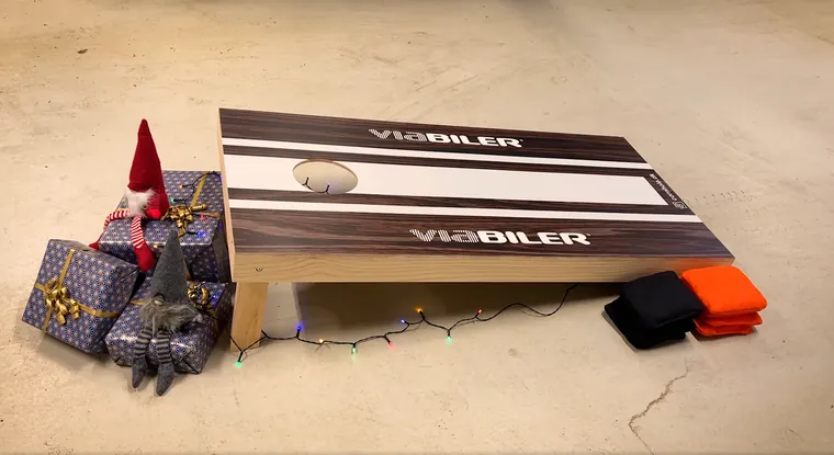 Individuelle Cornhole Geschenksets zusammen ausgestellt